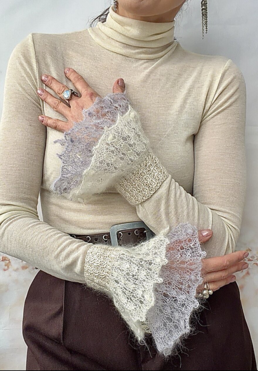 🖤 Novell Cuffs Wristlets Knitting Pattern PDF – Romantic Lace Wrist Cuffs